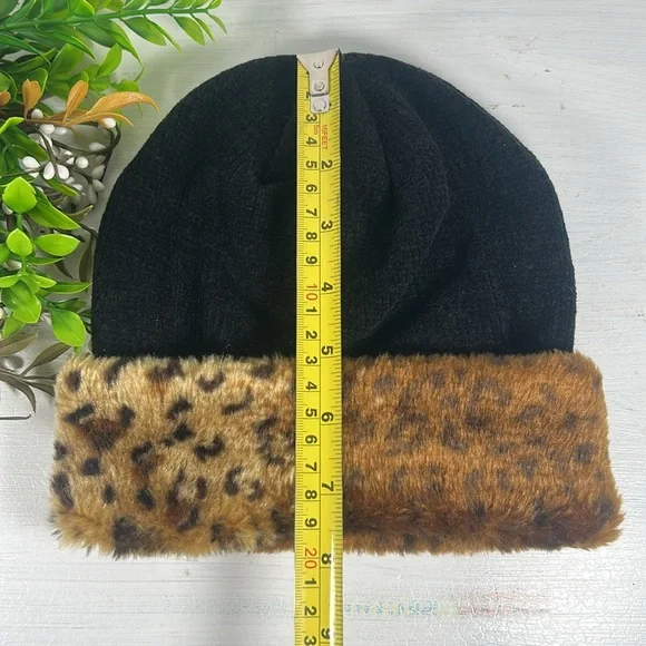 NWOT Black Beanie Leopard Print Faux Fur Trim Stretch Hat Animal Print Faux Fur - Picture 9 of 9